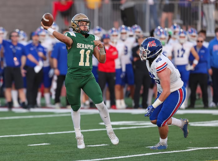 St. Bonaventure quarterback Anthony Woltor (11) is expected to sign at Nevada on Wednesday